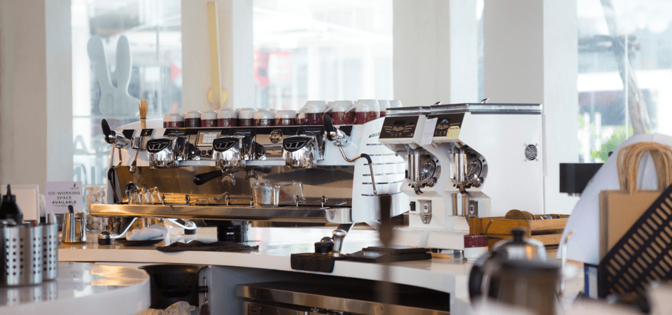 Kaffeevollautomaten für Hotels – Kriterien, die beim Kauf eine wichtige Rolle spielen
